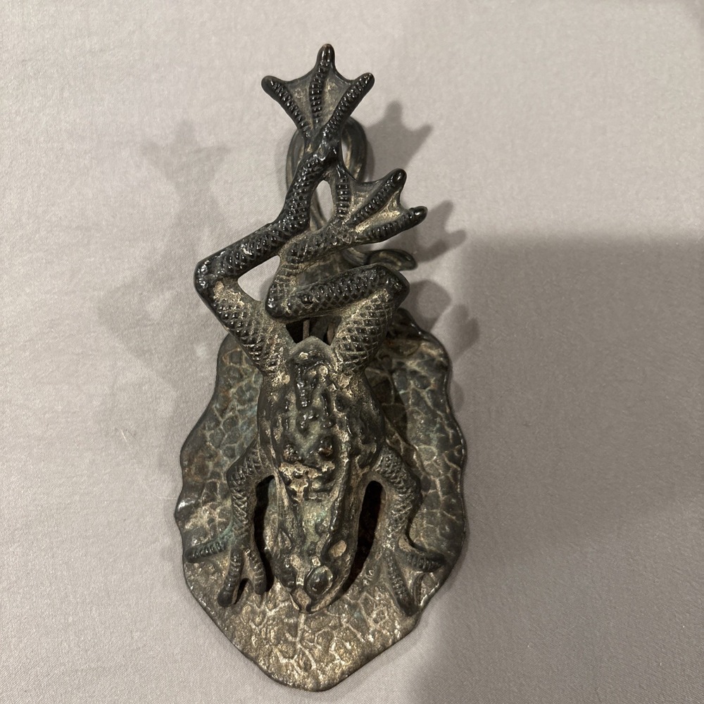Vintage verdigris cast iron bronze frog lily pad cop letter holder desk